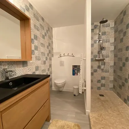 La Garrigue, Au Milieu Des Pins Maritimes... كوسيك