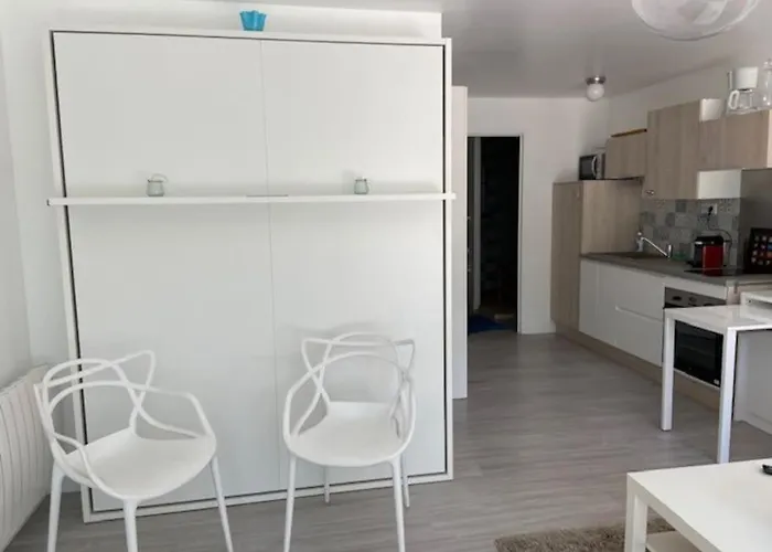 La Garrigue, Au Milieu Des Pins Maritimes... Appartement *